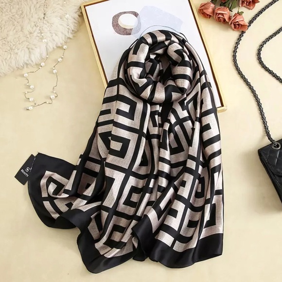 High quality long silk satin scarf 🧣 - Picture 3 of 6